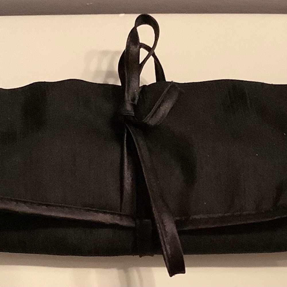 **5 ITEMS**Jewelry Rollup Bag, jewelry is brand new